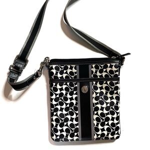 Vintage Coach signature leather crossbody bag